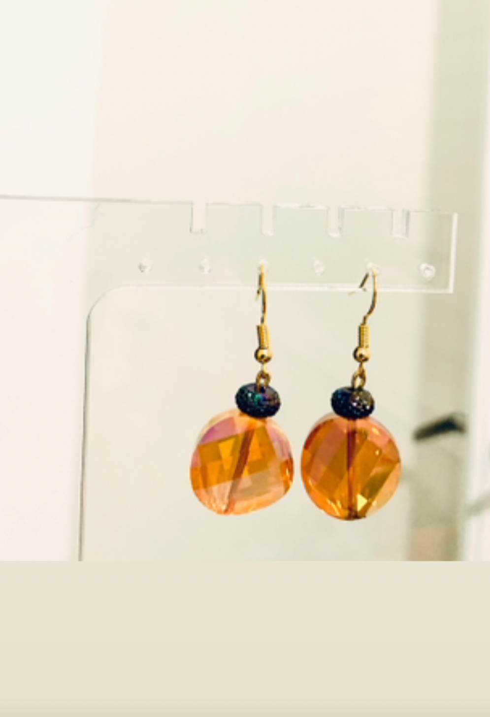 Mango glass earring